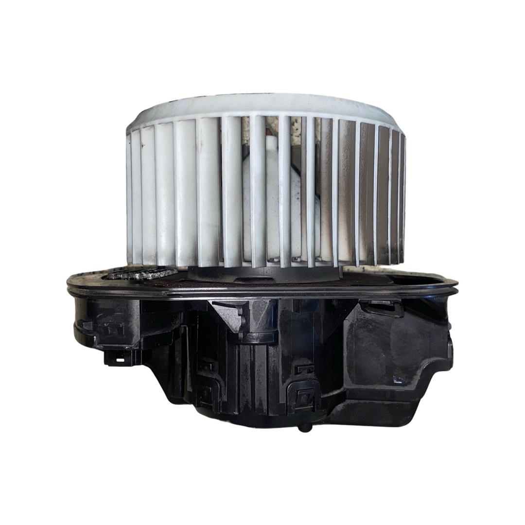Ventilátor topení 7P0820021B VW Touareg 7P r.v. 2014