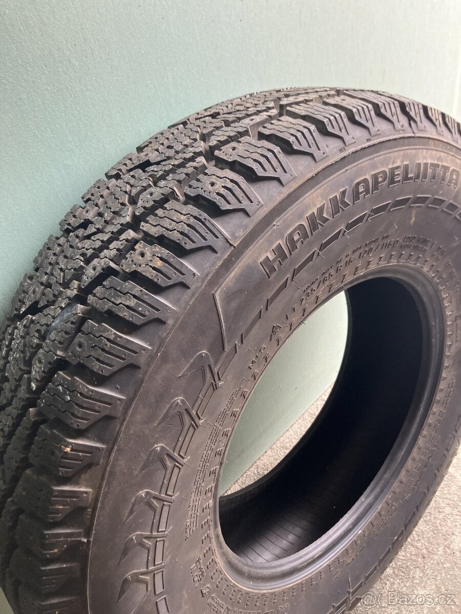 Nová pneumatika 235/85 R 16