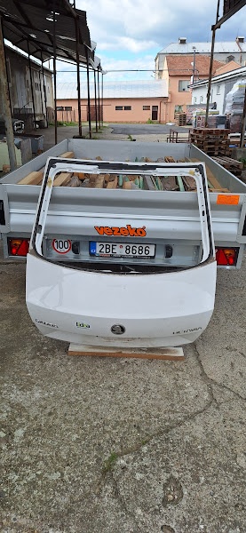 páté dveře škoda octavia 3- sedan