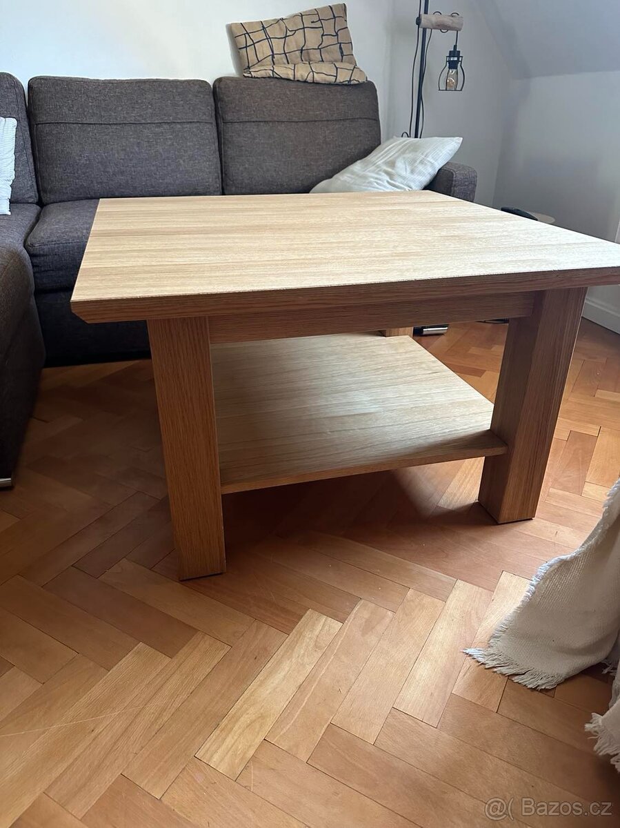 Konferenční stůl