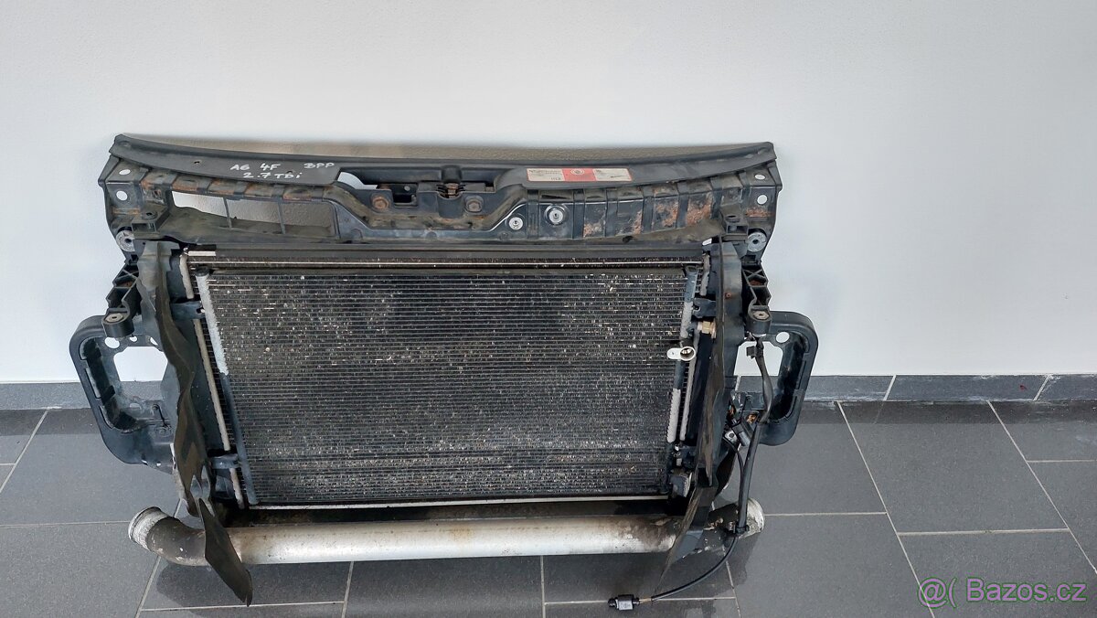 Audi A6 4F chladičová stěna