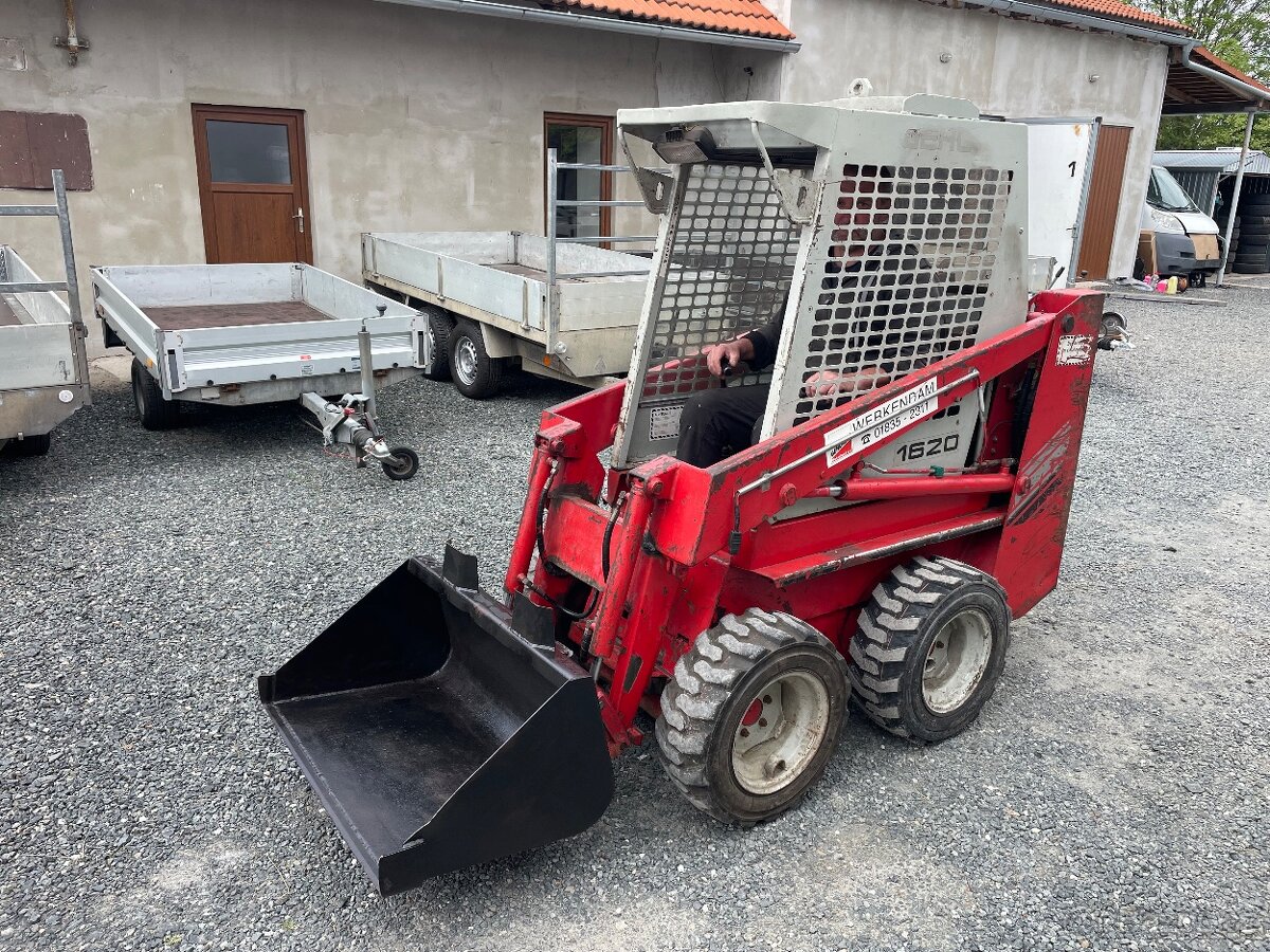 Smykový nakladač Gehl 1620, 1100 kg, motor ISUZU, 2100 mth