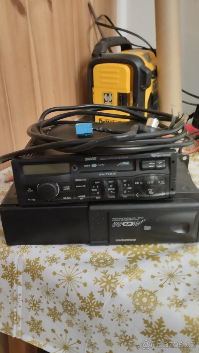 Auto rádio s CD měničem