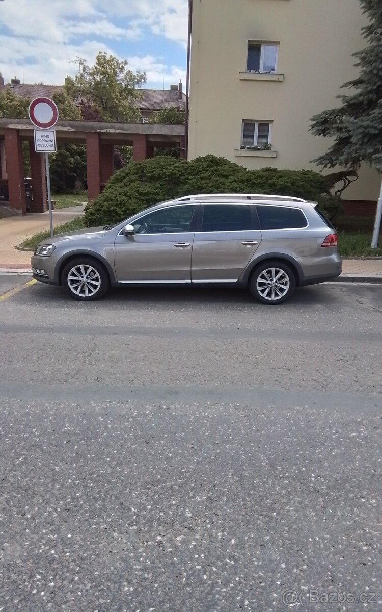 Volkswagen variant Alltrack 4x4, r.2013, 105000 km.