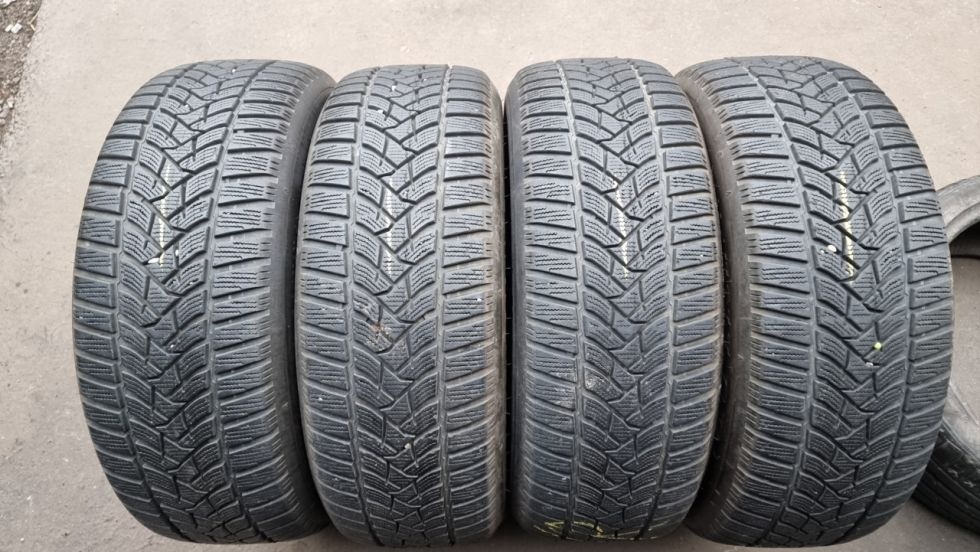 Zimní pneu 215/60/16 Dunlop