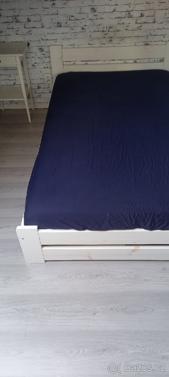 Prodám postel