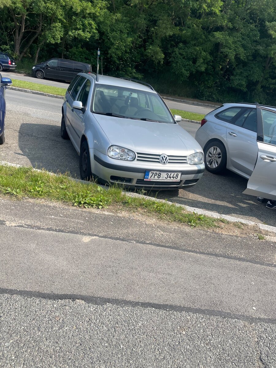 Golf Variant 1,9 Tdi // rezervace