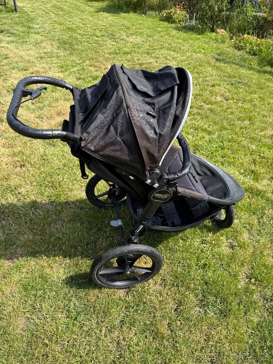 Prodám sportovní kočárek Summit x3 Black