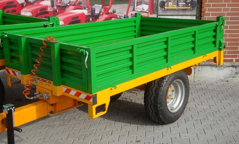 Zemědělský přívěs, sklápěcí traktorový vlek TR3000