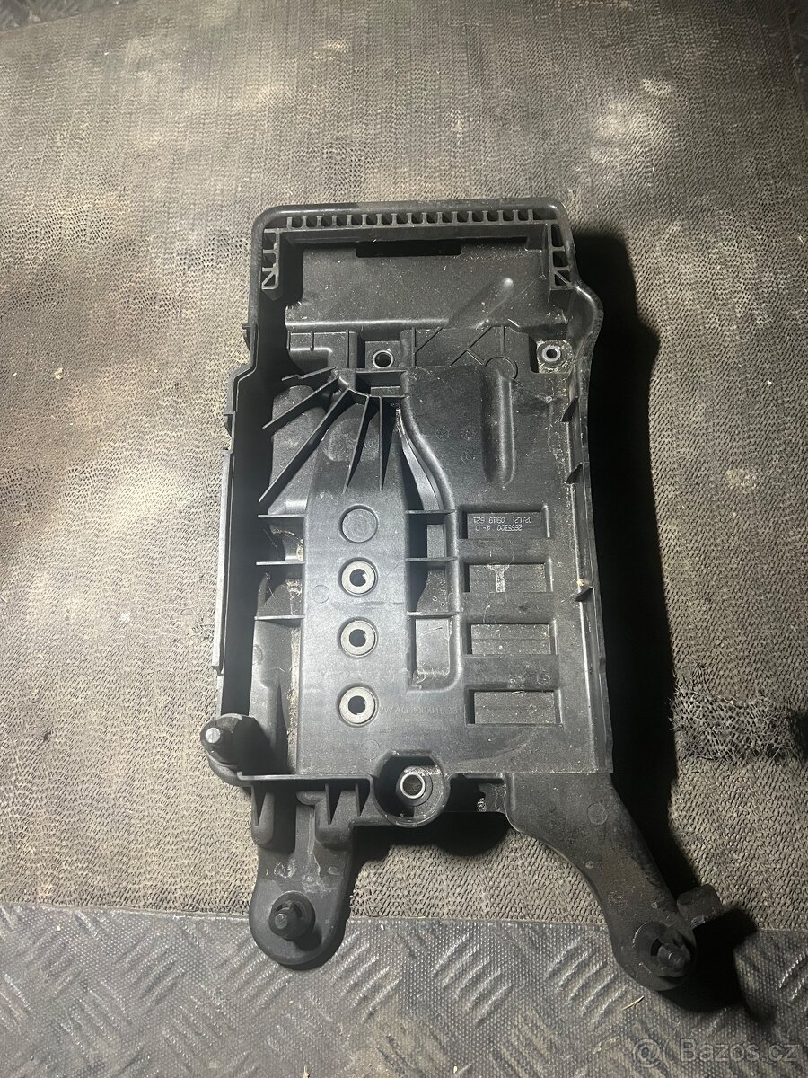VW Seat Škoda Audi - Držák baterie - 2Q0 915 331