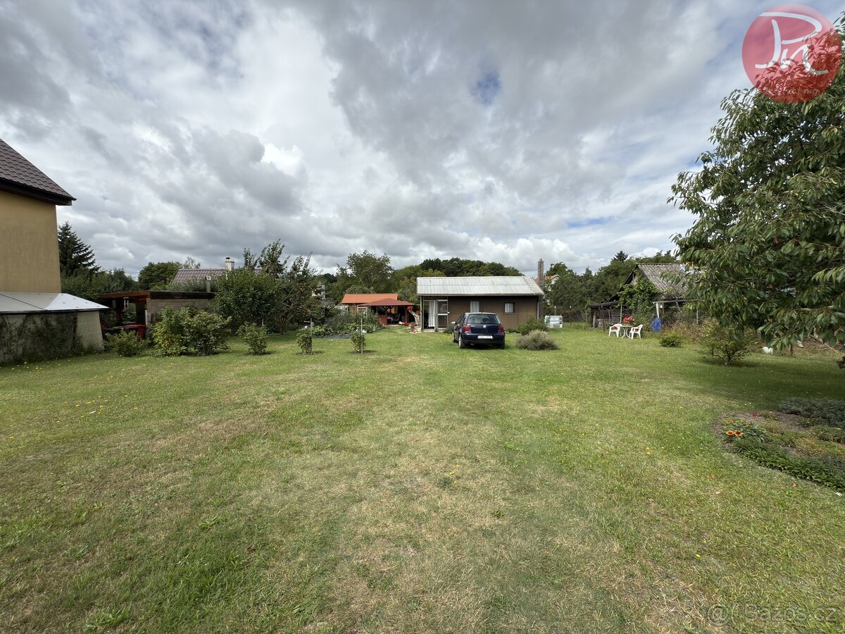 Prodej stavebního pozemku 914m² v Kostelci nad Černými lesy