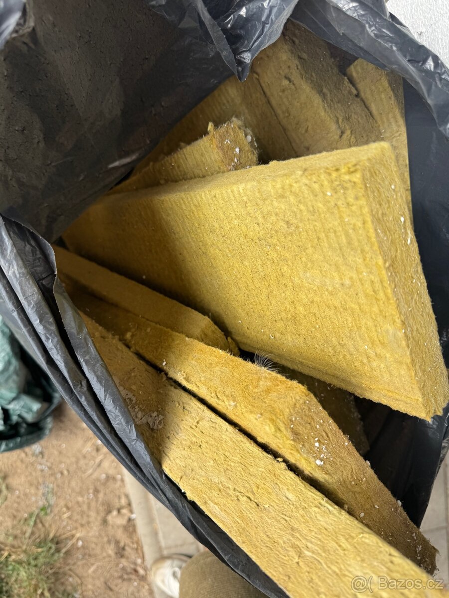 Stavební materiál, krbová kamna