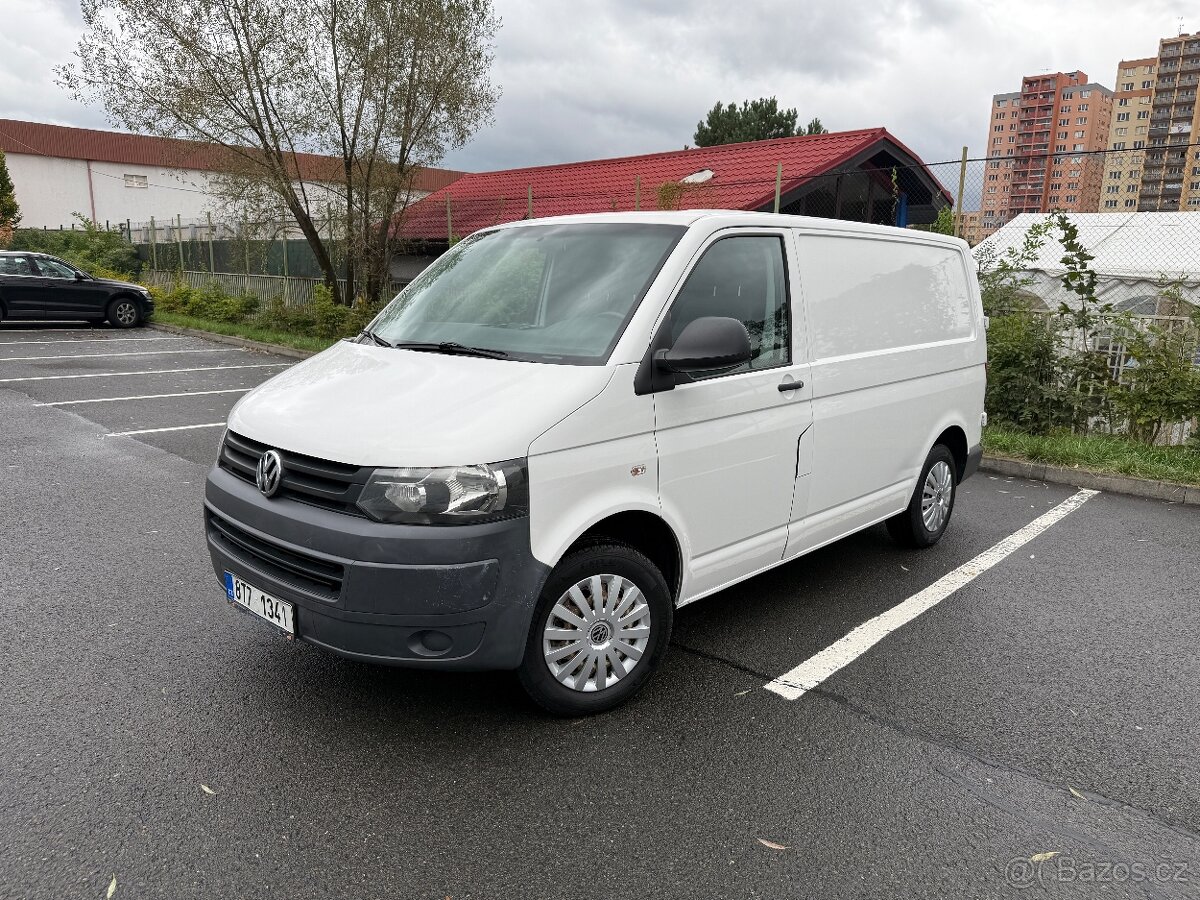 VW TRANSPORTER T5 2,0 TDi 62kW - 1. maj - 173000km - DPH