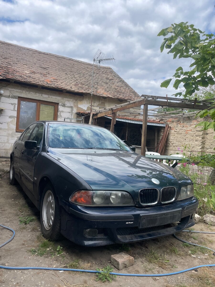 E39 520i na díly