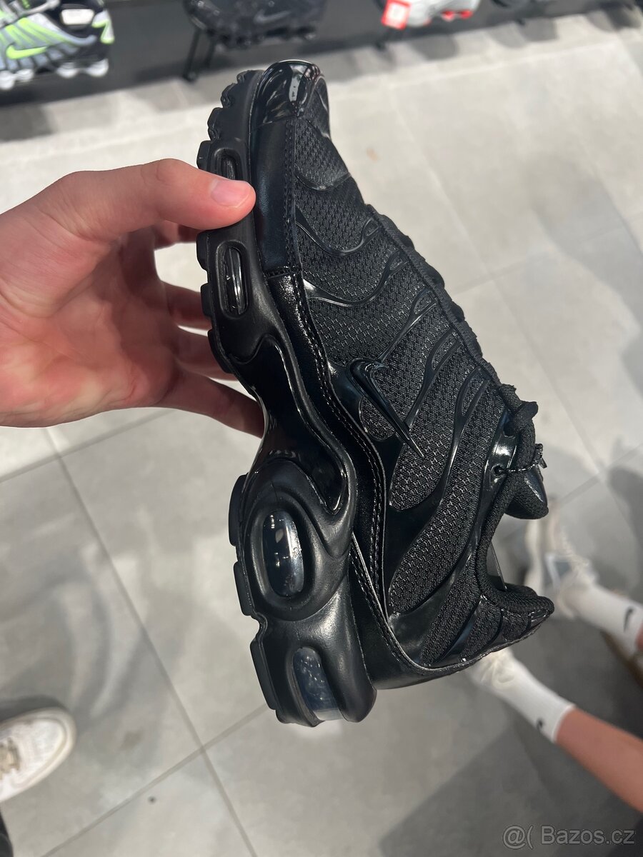 Nike Air Max Plus Triple Black
