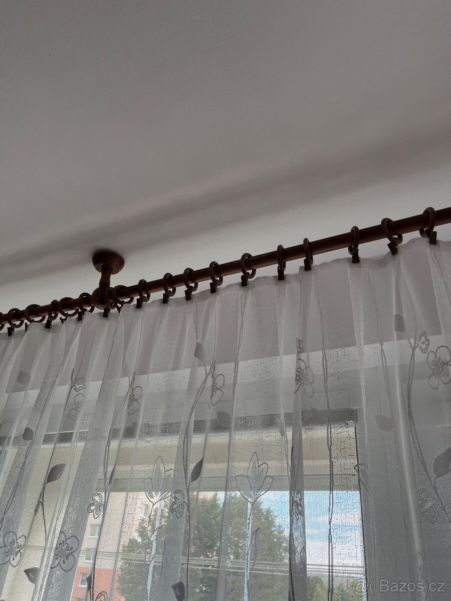 Dřevěná garnýž 345 cm