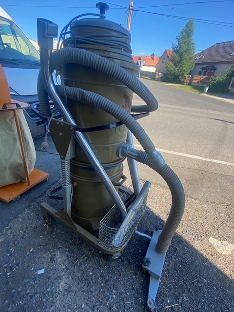průmyslový vysavač CFM