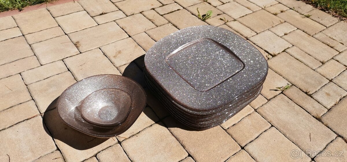 Elegantní sada skleněného nádobí