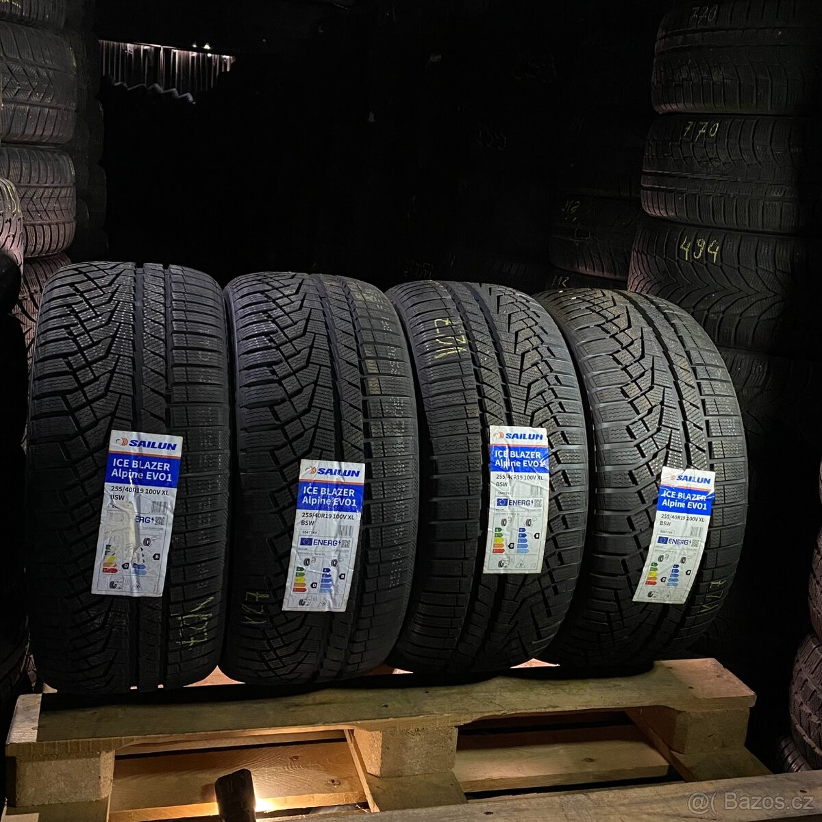 NOVÉ Zimní pneu 255/40 R19 100V XL Sailun