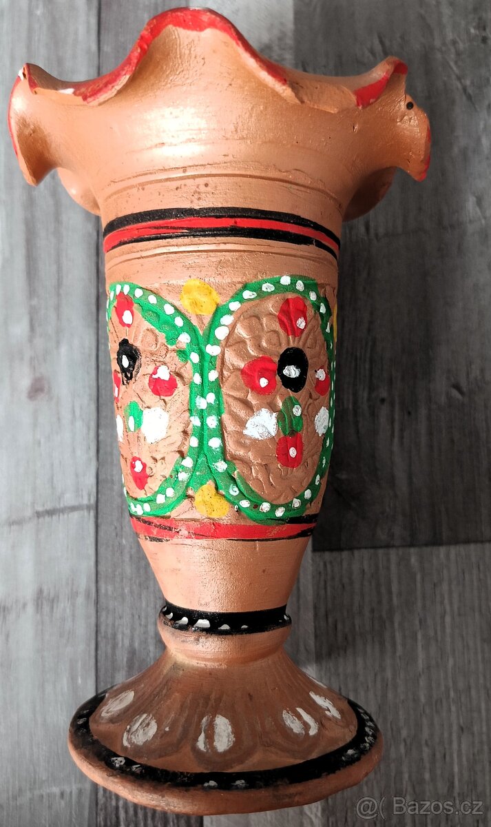 Okrasná vázička - ručně vyráběná