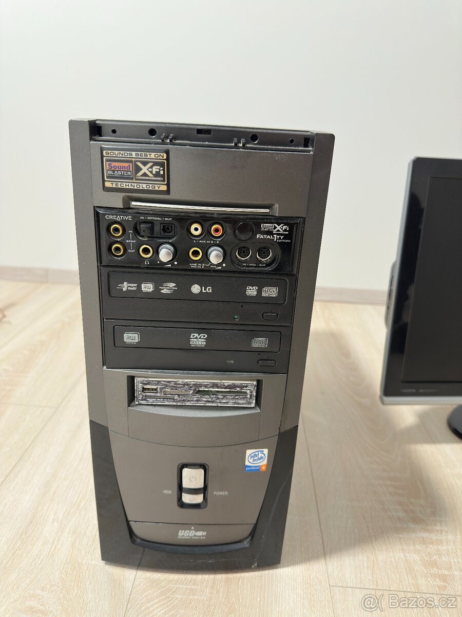 kompletní PC sestava s příslušenstvím