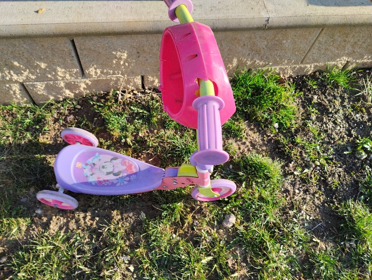 Dívčí koloběžka