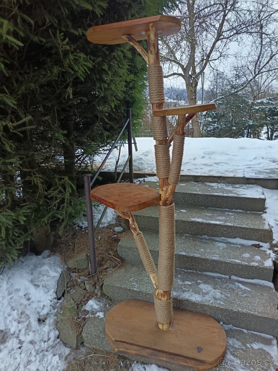 Kočičí strom / škrabadlo