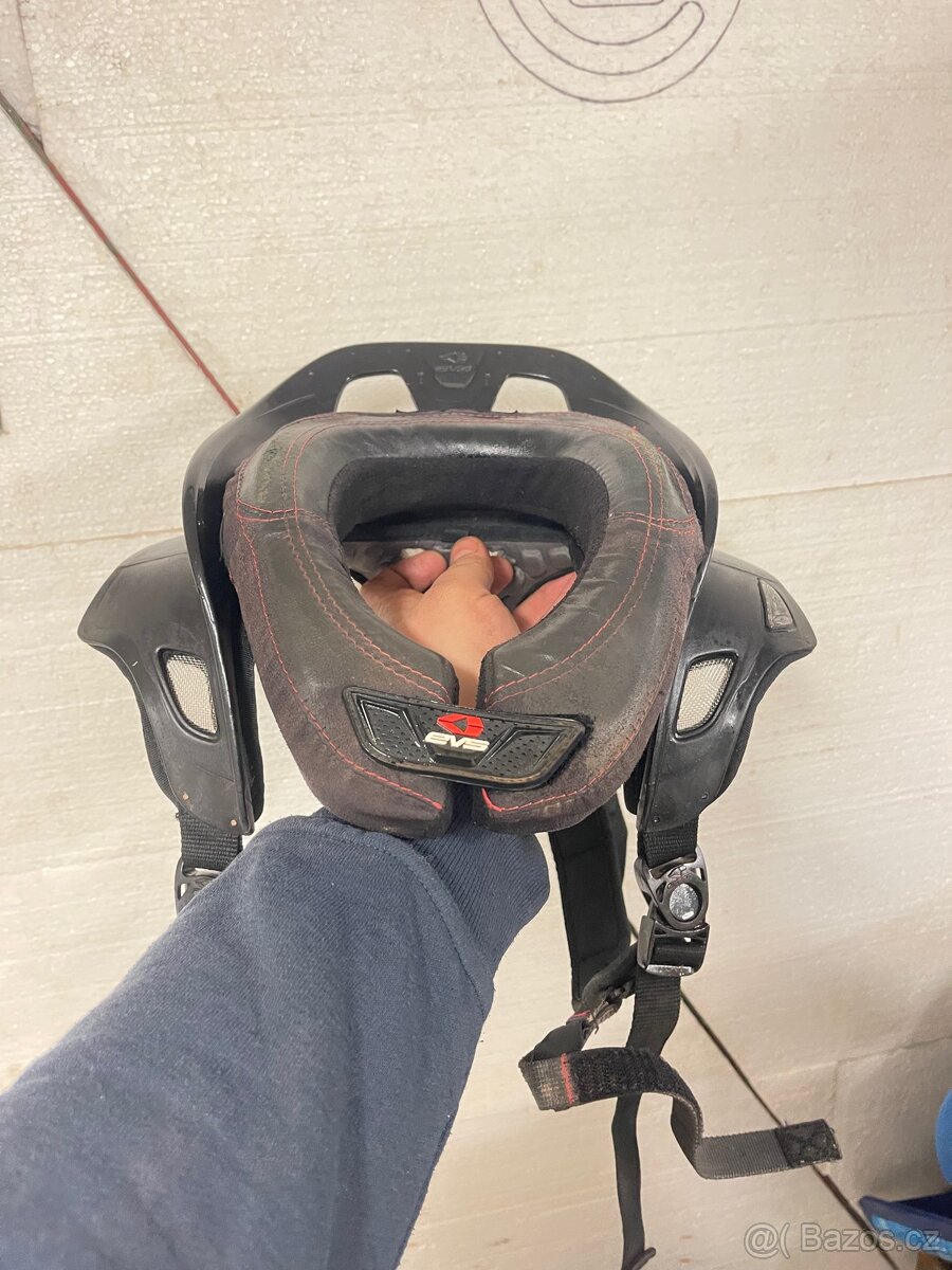 Dětský krční chránič EVS