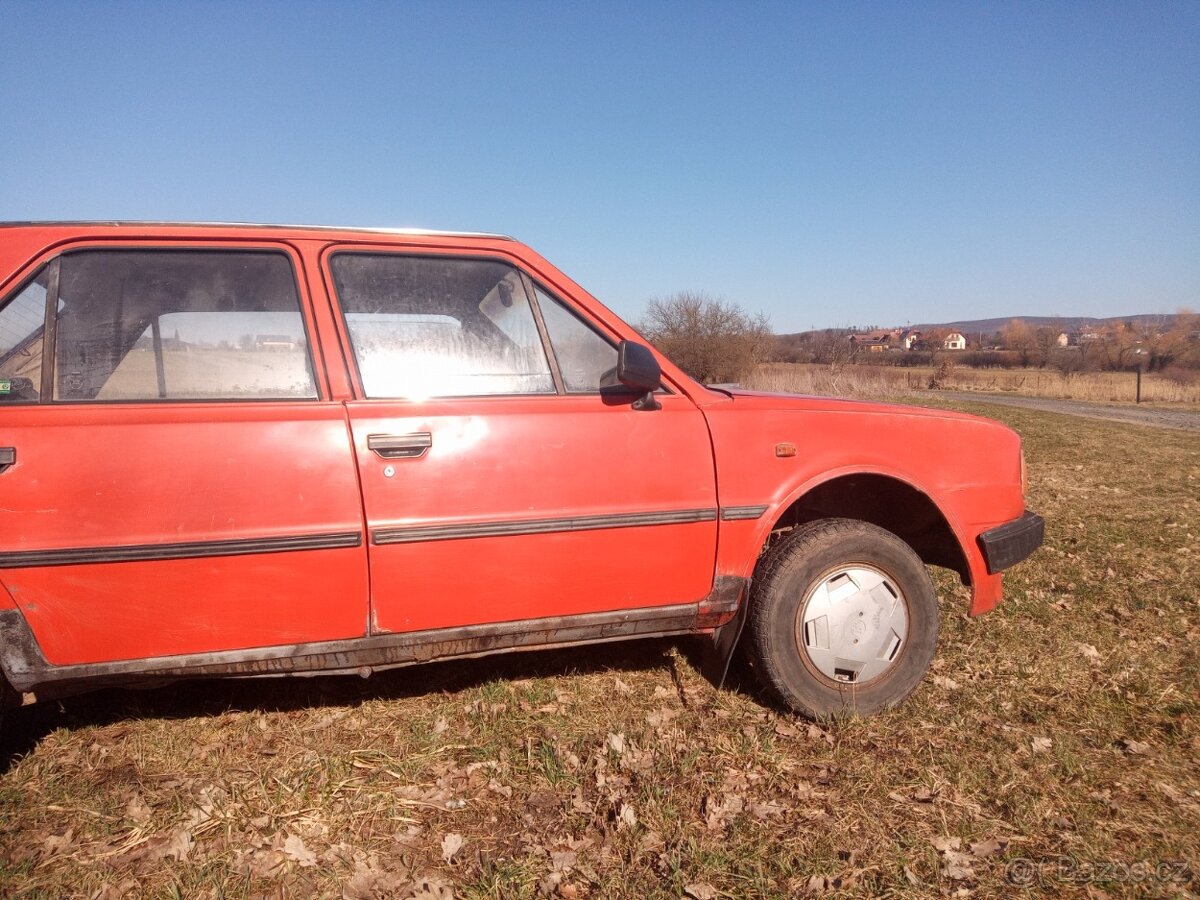 Nahradní díly škoda 130 gl