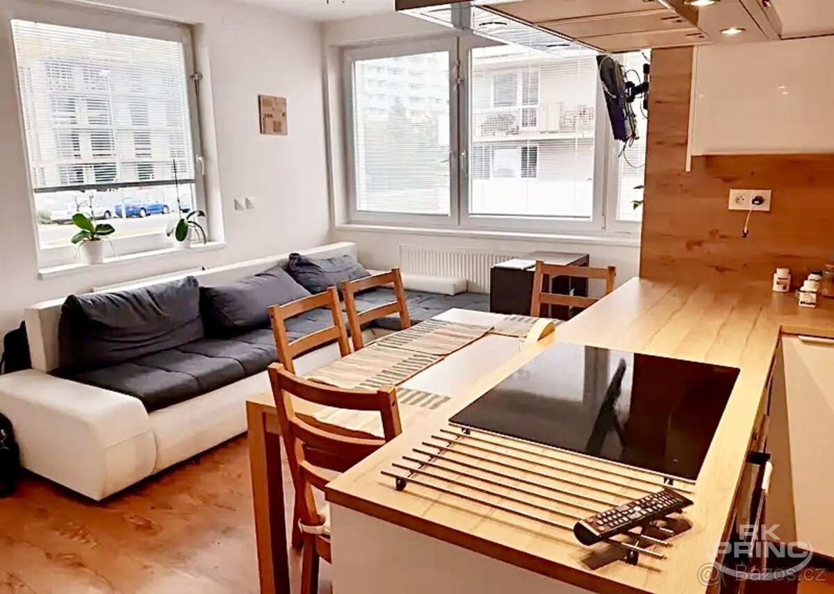 Pronájem moderního bytu 3+kk - Milíčovský háj