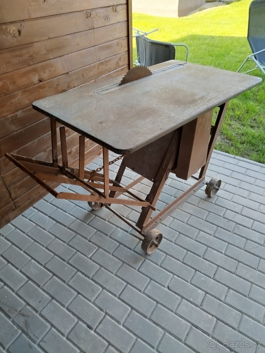 Cirkulárka s kolíbkou