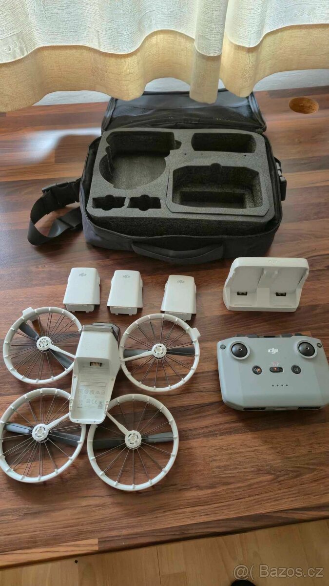 Prodám zánovní dron DJI FLIP (viz foto) s bohatým příslušens