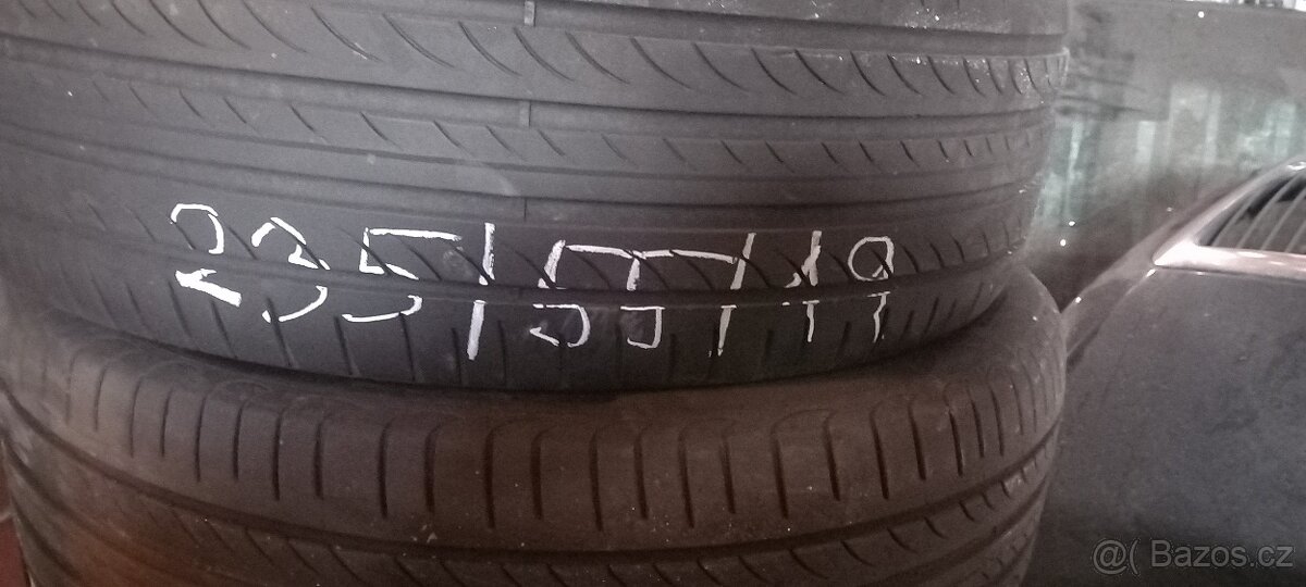 235 55 19 pneu Pirelli Suv