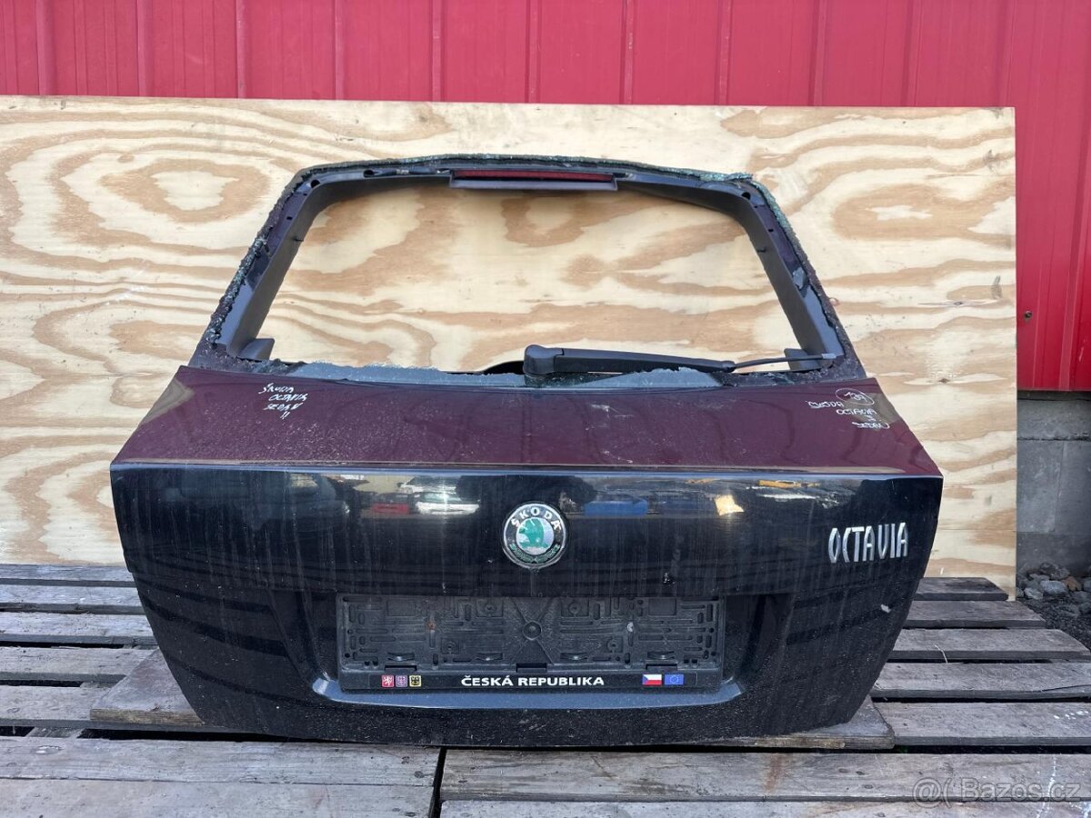Páté dveře Škoda Octavia II. sedan