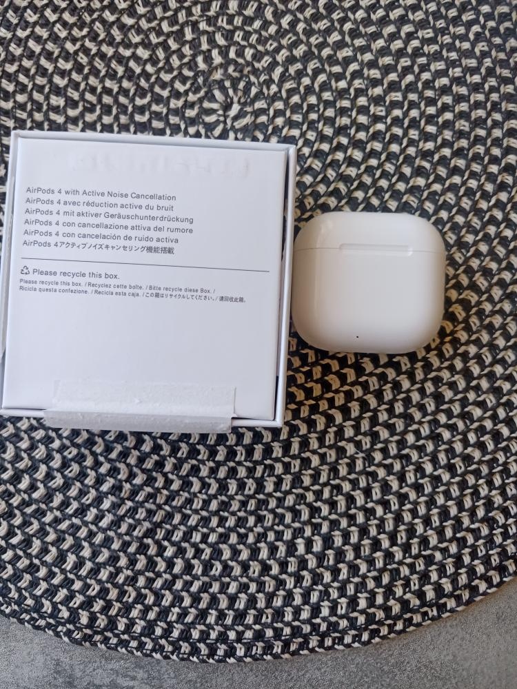 Apple Airopds 4