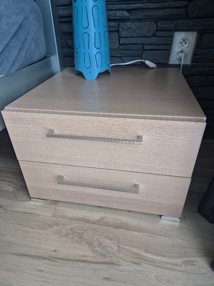 noční stolky