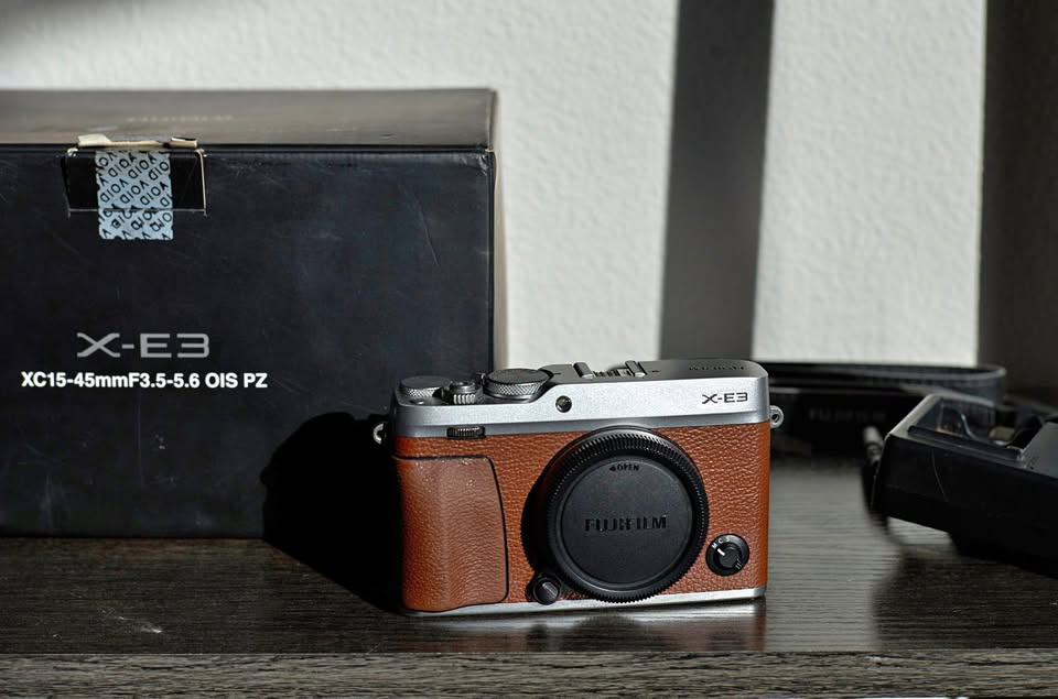 Fujifilm X-E3 Limitovaná edice v hnědé barvě