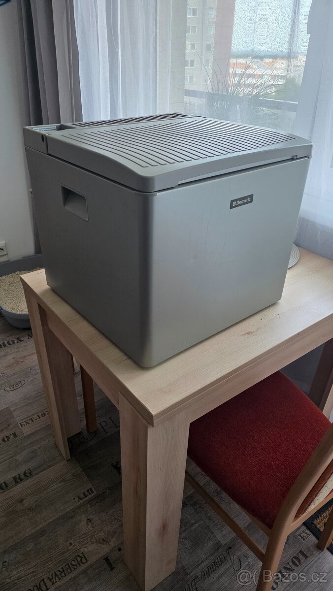 Mobilní lednice Domestic 12V, 220V, Pb