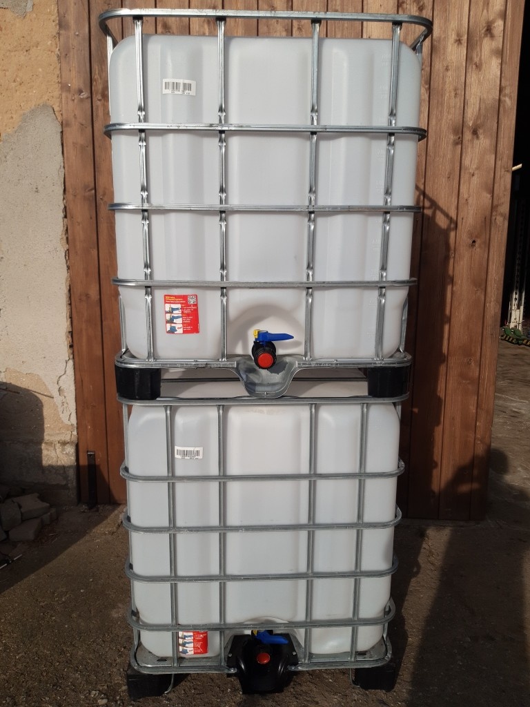 Prodám IBC kontejner, barel na vodu / Nádrž 1000 L
