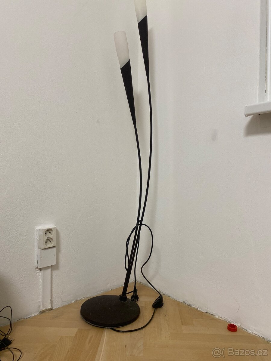 Stojata lampa
