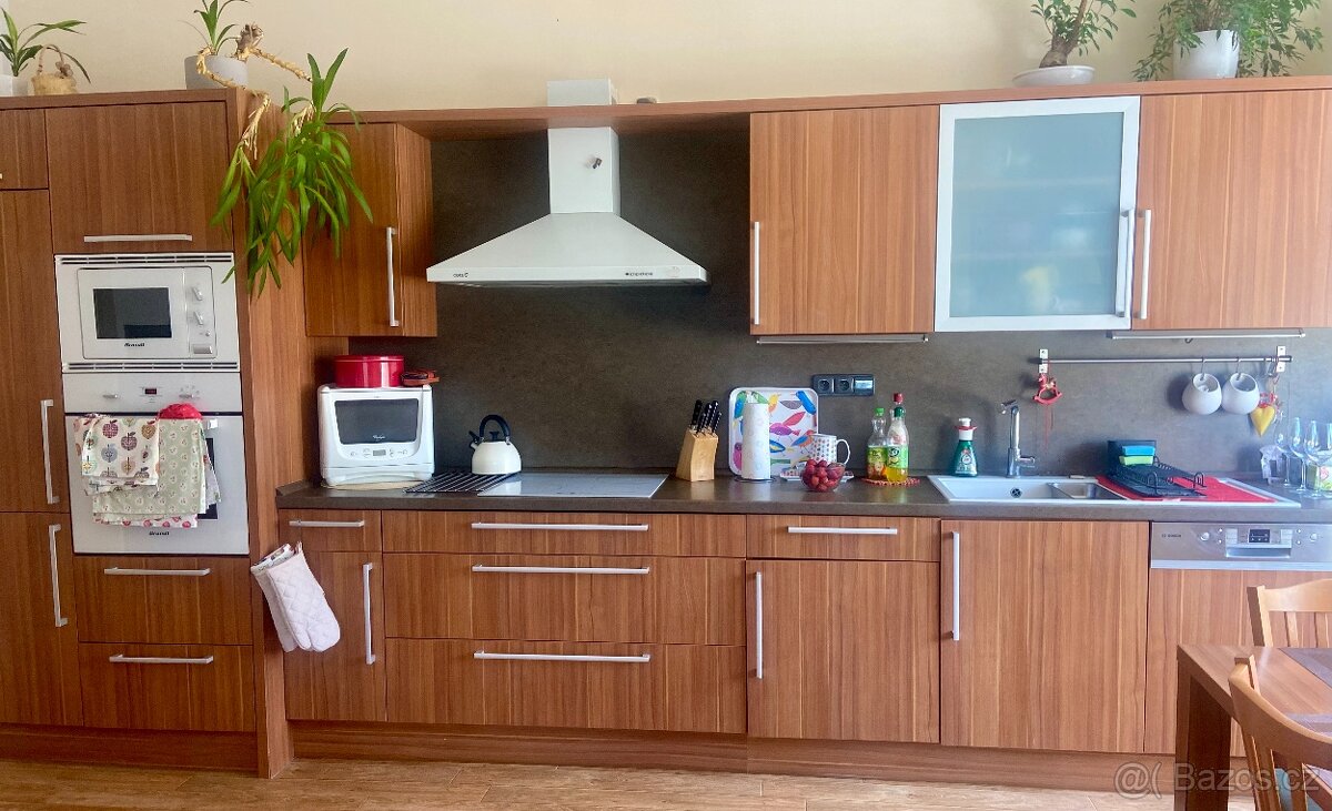 Prodám kvalitní kuchyňskou linku