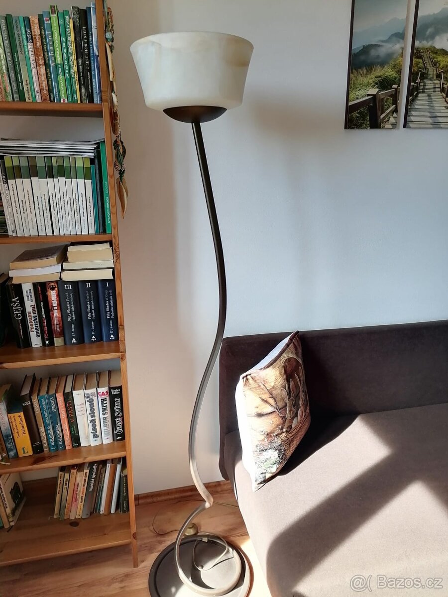 Stropní světlo a lampa