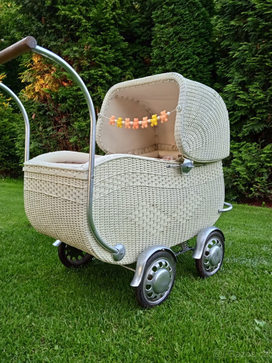 Retro kočárek