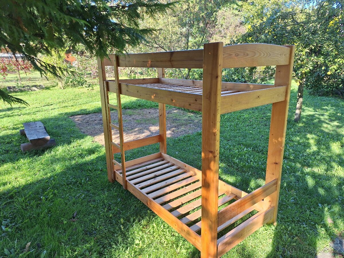 Poschoďová postel