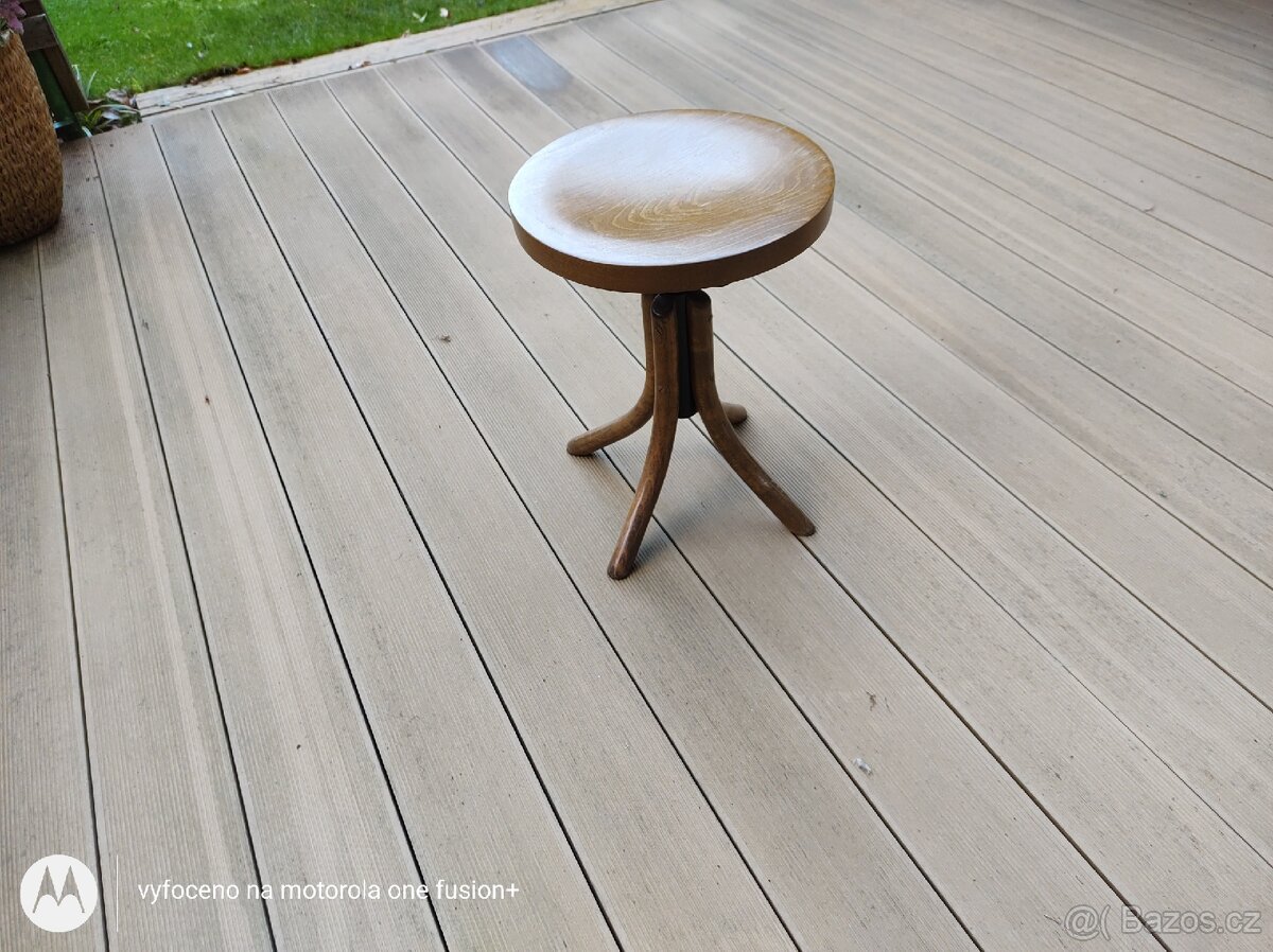 Klavírní stolička