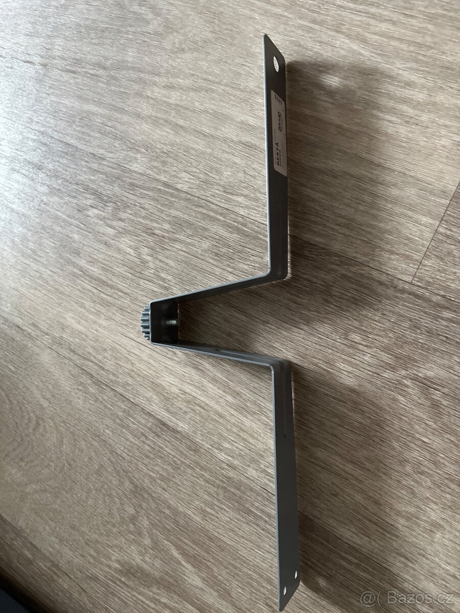 BESTA IKEA noha seda kov