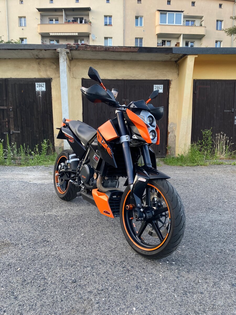 KTM Duke 690 – 25 kW v TP (A2)
