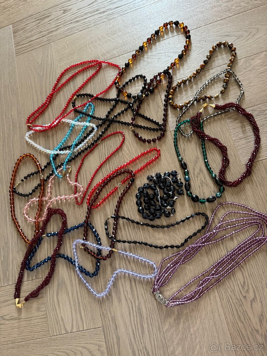 1100g ceskych sklenenych koralku