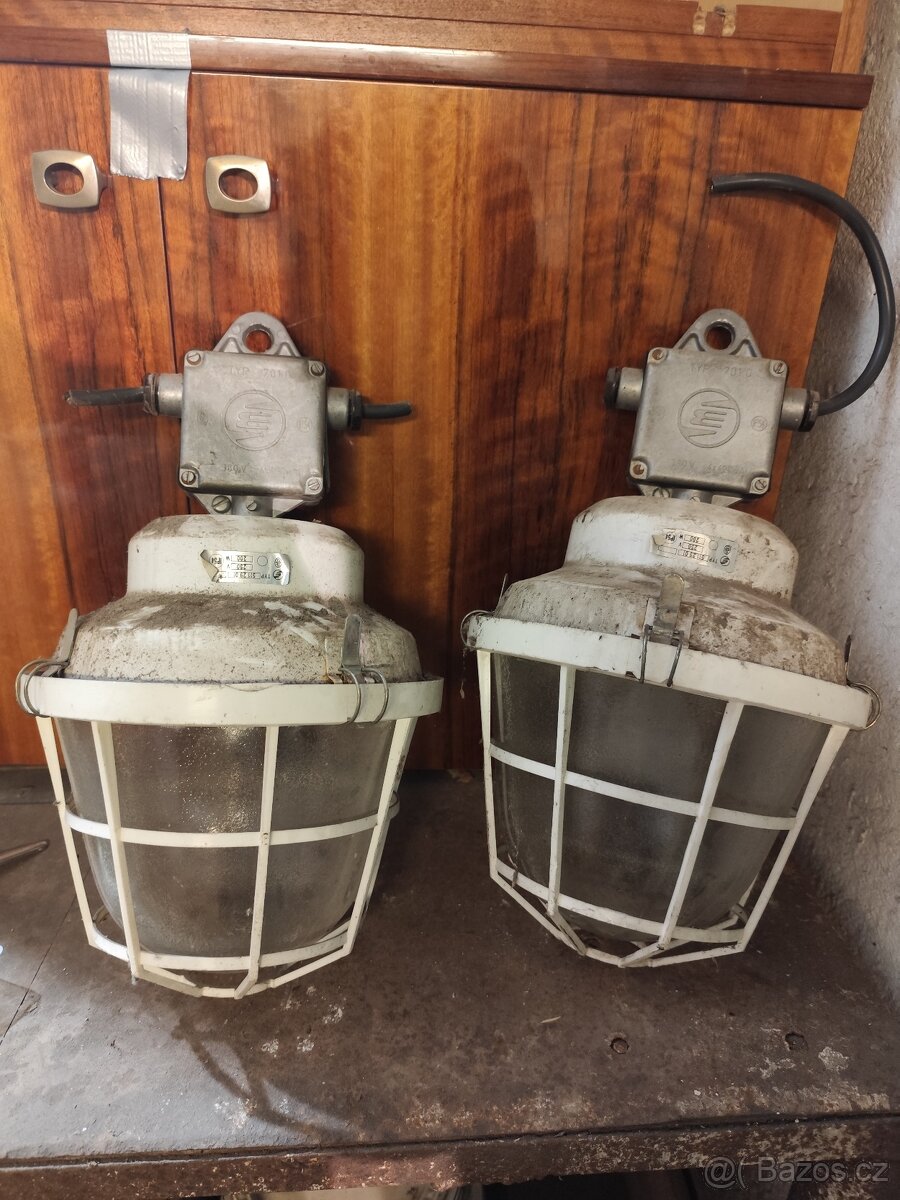 Stará průmyslová světla