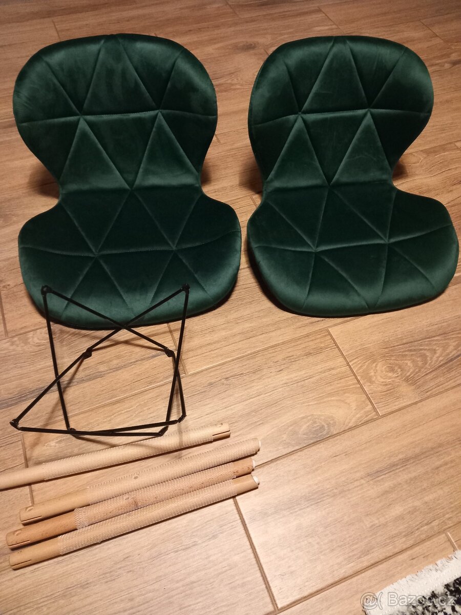 Sametové jídelní židle